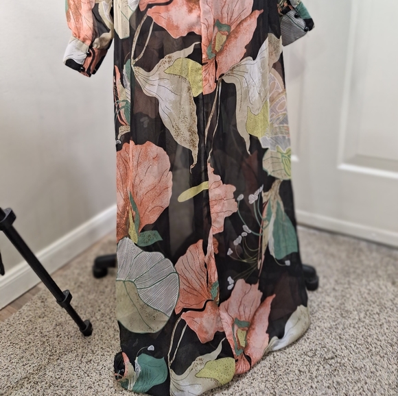Black Floral Negligee  Size Med - Picture 7 of 7